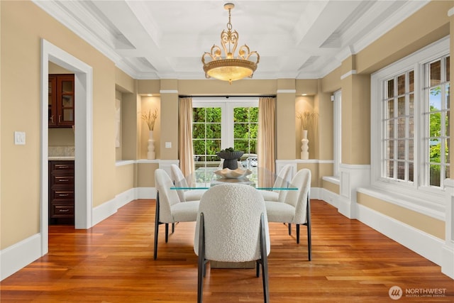 2530 39th Ave E, Seattle, WA 98112 - dining room with wood finished floors, crown molding, a chandelier, coffered ceiling, and beam ceiling