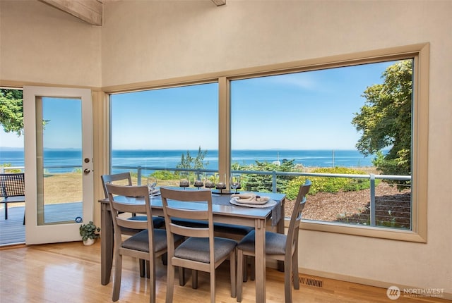 2641 E Bay St, Port Angeles, WA 98362 - sunroom with a water view