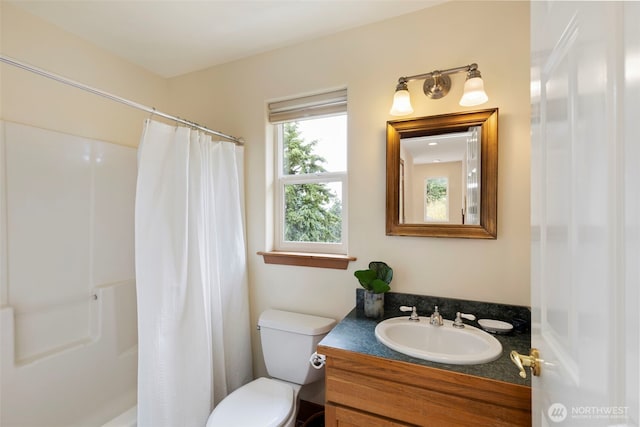 788 P St, Port Townsend, WA 98368 - full bath with vanity and curtained shower