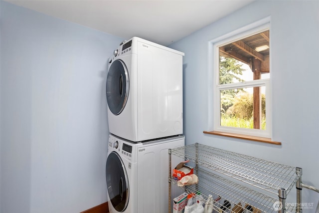 788 P St, Port Townsend, WA 98368 - laundry room with stacked washer and clothes dryer and baseboards