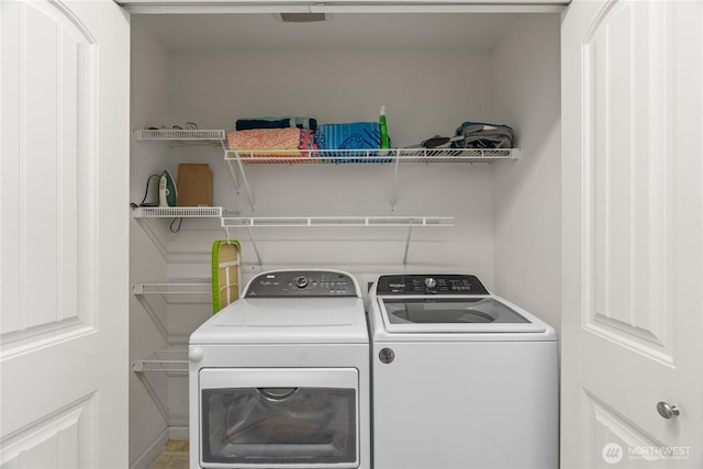 11 Condra Rd, Copalis Beach, WA 98535 - laundry area with washing machine and dryer