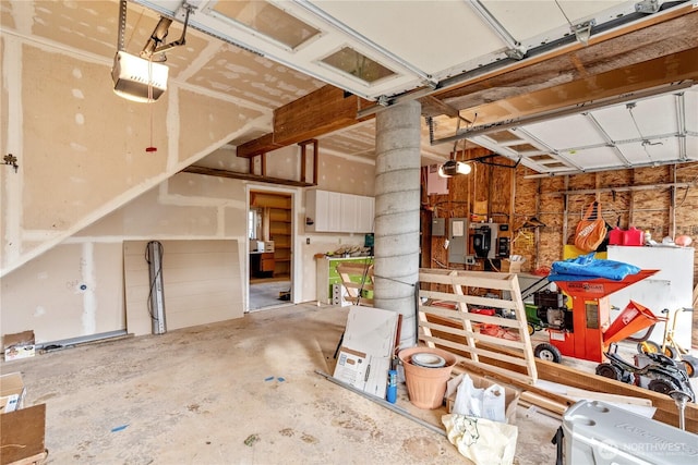 11 Condra Rd, Copalis Beach, WA 98535 - garage with a garage door opener
