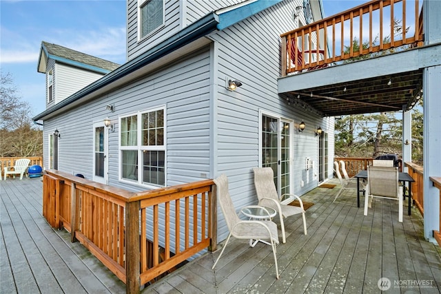 11 Condra Rd, Copalis Beach, WA 98535 - wooden deck with outdoor dining area