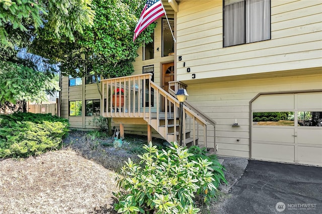 5103 S 302nd Pl, Auburn, WA 98001 - property entrance with a garage