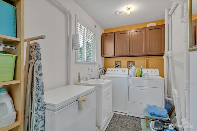 5103 S 302nd Pl, Auburn, WA 98001 - laundry room featuring cabinet space and independent washer and dryer