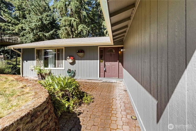 7511 Kittiwake Dr SE, Olympia, WA 98513 - property entrance