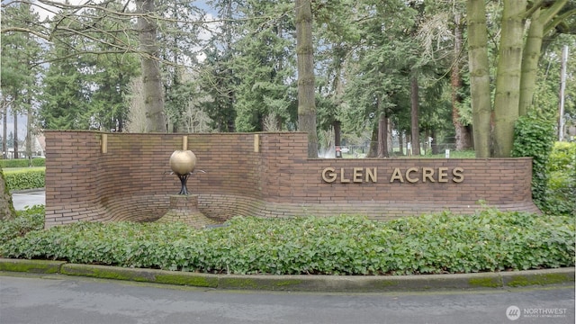 11021 Glen Acres Dr S Unit B, Seattle, WA 98168 - view of community sign