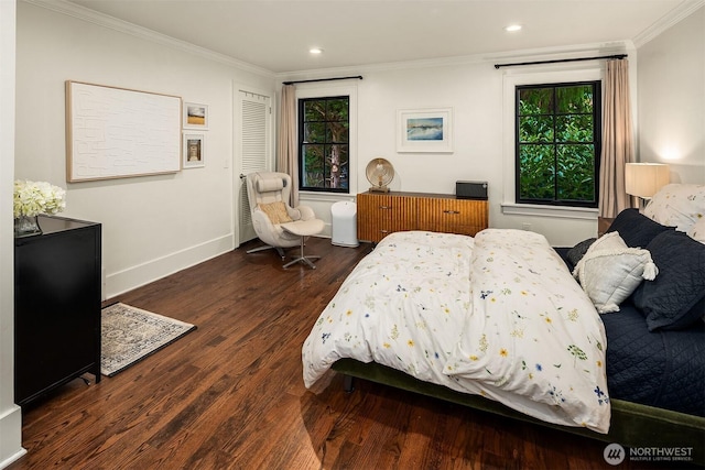 1600 Interlaken Pl E, Seattle, WA 98112 - bedroom with wood finished floors, ornamental molding, multiple windows, and recessed lighting