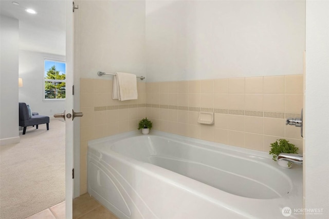 7549 SE 29th St Unit 305, Mercer Island, WA 98040 - bathroom featuring a bath and recessed lighting