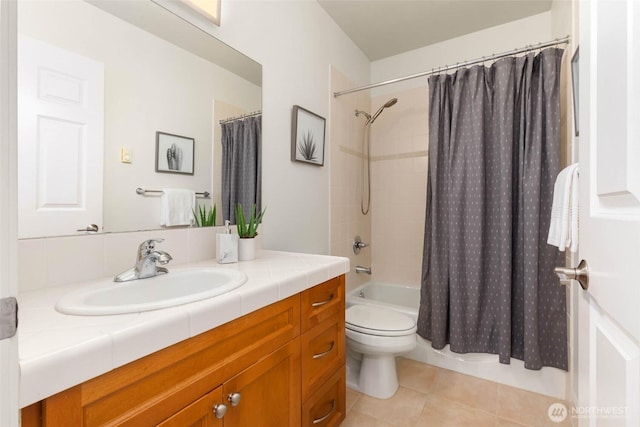 7549 SE 29th St Unit 305, Mercer Island, WA 98040 - full bath with vanity, tile patterned flooring, and shower / tub combo with curtain