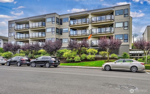 524 Maple St Unit 105, Edmonds, WA 98020 - view of apartment building / complex