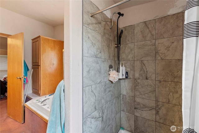 2020 Easy St, Wenatchee, WA 98801 - full bathroom featuring a tile shower