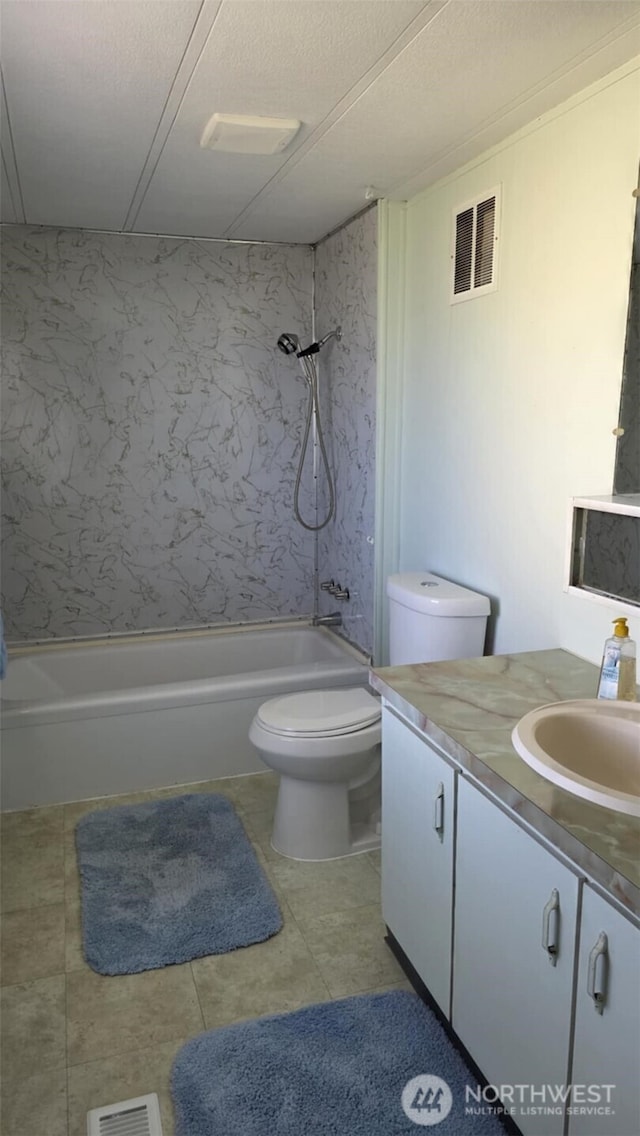 511 Leisure Cir, Aberdeen, WA 98520 - full bath with vanity, shower / tub combination, and tile patterned floors