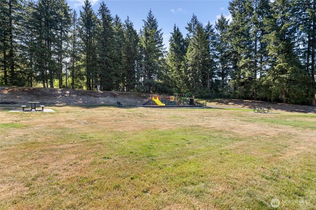 7605 38th Ct SE, Lacey, WA 98503 - view of grassy yard