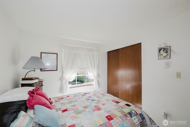 30026 5th Ave SW, Federal Way, WA 98023 - bedroom featuring a closet