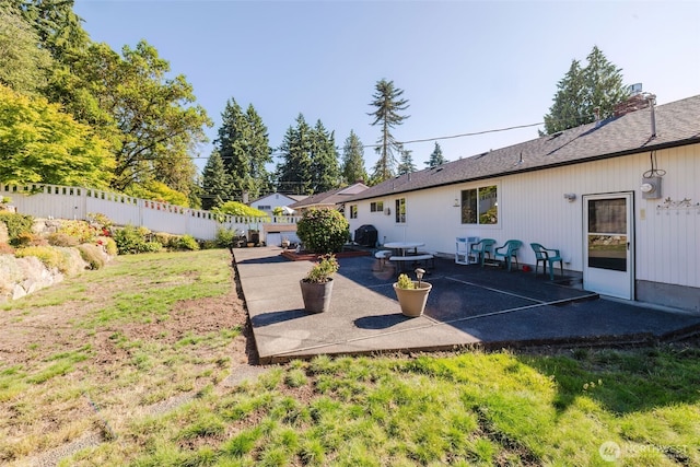 30026 5th Ave SW, Federal Way, WA 98023 - fenced backyard featuring a patio