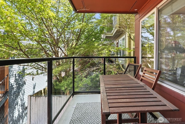 29 Etruria St Unit B405, Seattle, WA 98109 - balcony with outdoor dining space