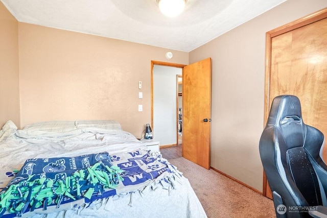 1315 Thomas St, Aberdeen, WA 98520 - carpeted bedroom with a ceiling fan and baseboards