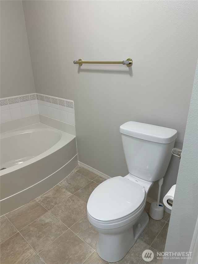 515 W Kellogg Rd, Bellingham, WA 98226 - full bath featuring a garden tub and tile patterned floors