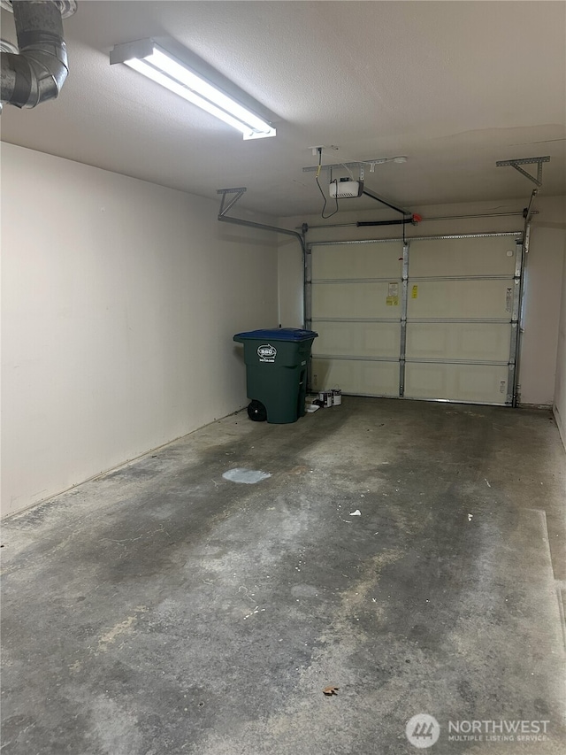 515 W Kellogg Rd, Bellingham, WA 98226 - garage featuring a garage door opener