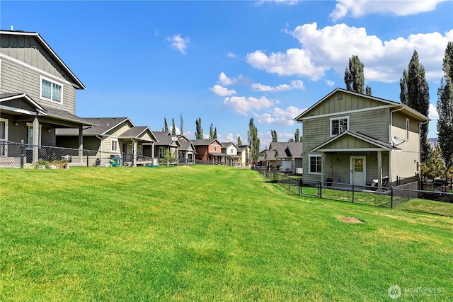 300 Saddlehorn Ln, Wenatchee, WA 98801 - fenced backyard featuring a residential view