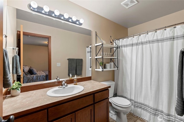 300 Saddlehorn Ln, Wenatchee, WA 98801 - ensuite bathroom with vanity, tile patterned floors, and a shower with shower curtain