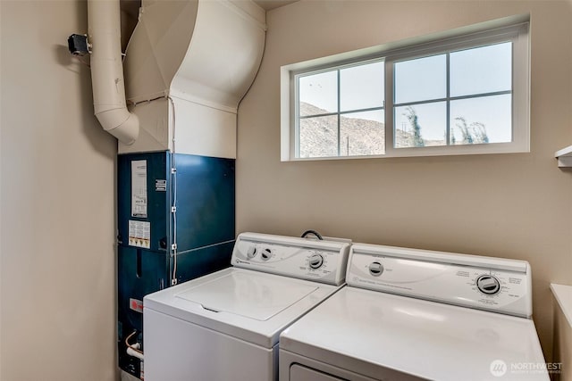 300 Saddlehorn Ln, Wenatchee, WA 98801 - laundry room with independent washer and dryer
