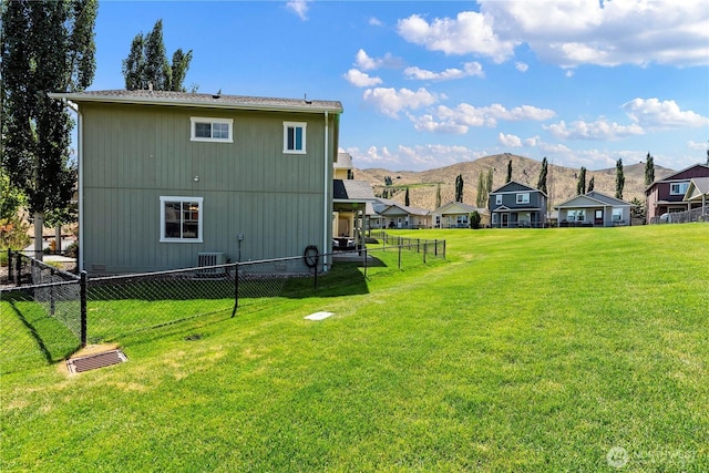 300 Saddlehorn Ln, Wenatchee, WA 98801 - back of house with a mountain view