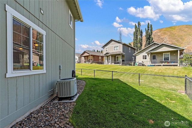 300 Saddlehorn Ln, Wenatchee, WA 98801 - fenced backyard featuring a mountain view and a residential view