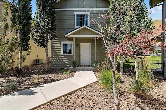 300 Saddlehorn Ln, Wenatchee, WA 98801 - view of front of house featuring board and batten siding