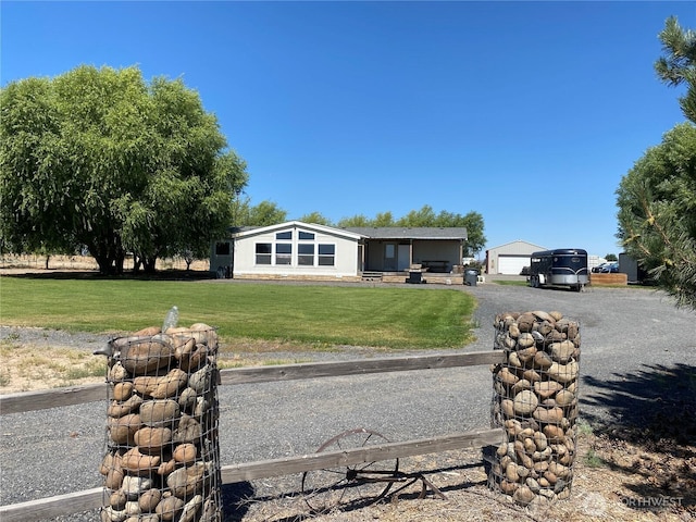 4820 NE 7.5 Rd, Moses Lake, WA 98837 - back of property with a lawn