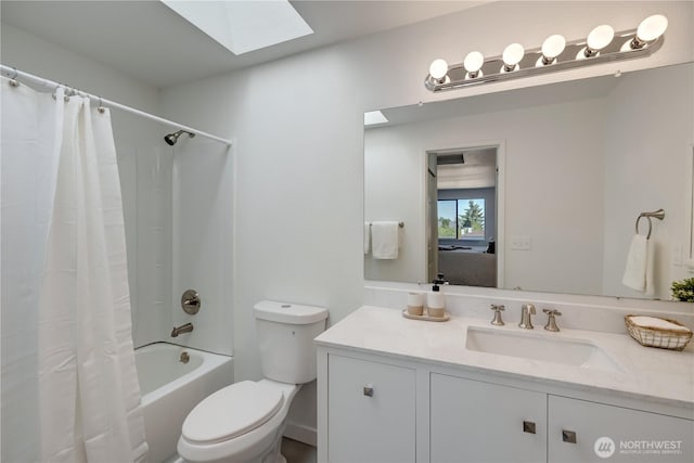 25015 110th Ave SE Unit B, Kent, WA 98030 - full bathroom featuring a skylight, shower / bathtub combination with curtain, vanity, and ensuite bath