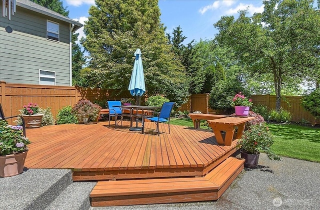 25004 163rd Pl SE, Covington, WA 98042 - deck with a fenced backyard and outdoor dining space