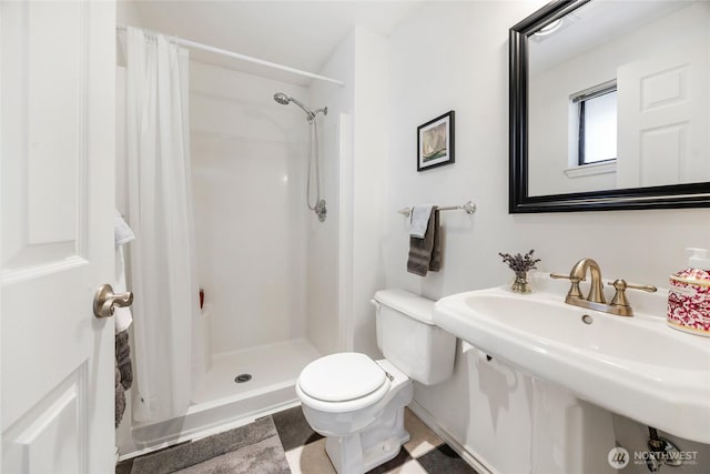 8851 48th Pl W, Mukilteo, WA 98275 - bathroom featuring a shower with curtain
