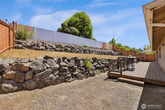8851 48th Pl W, Mukilteo, WA 98275 - fenced backyard with a deck