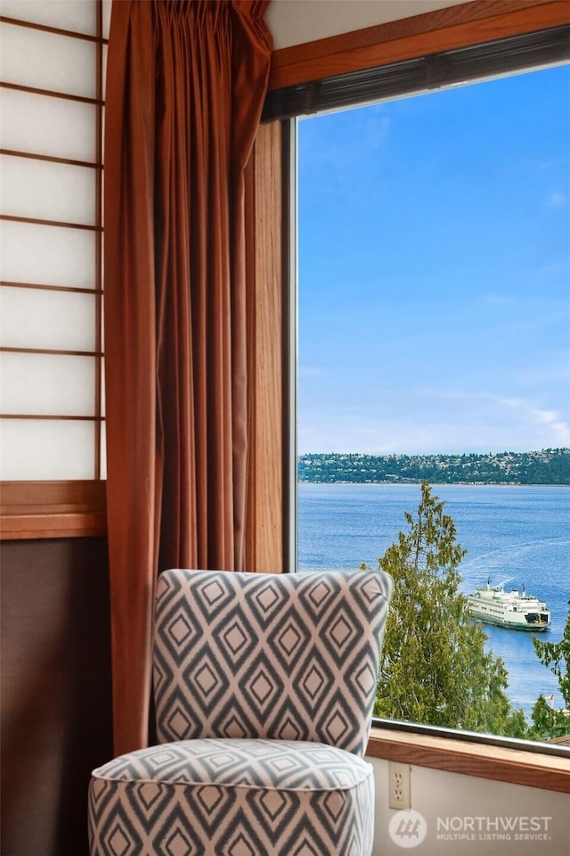 10634 SW Cowan Rd, Vashon, WA 98070 - living area featuring a water view