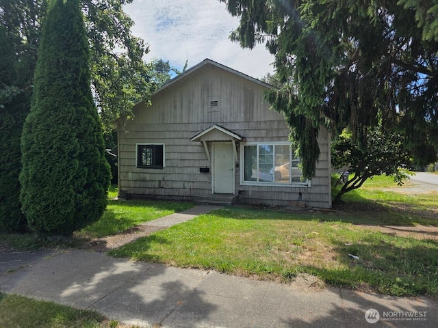 303 S Baker St, Mount Vernon, WA 98273 - view of front of house with a front yard