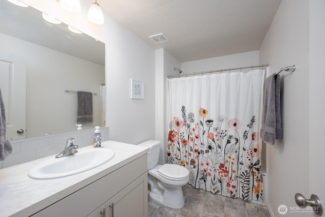 1205 W Sequoia Rd, Moses Lake, WA 98837 - bathroom featuring vanity and curtained shower