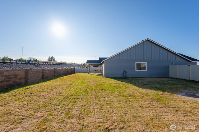 1205 W Sequoia Rd, Moses Lake, WA 98837 - view of fenced backyard