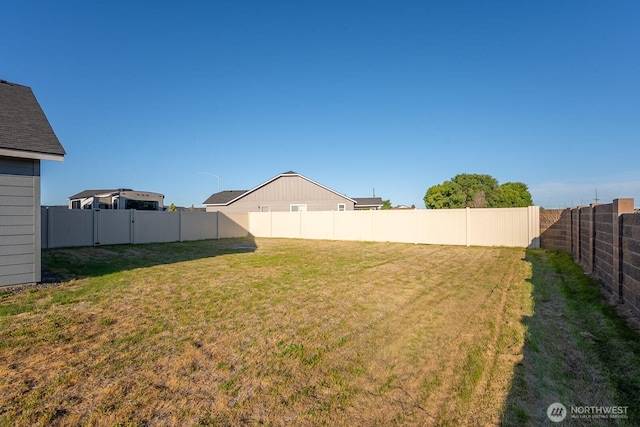 1205 W Sequoia Rd, Moses Lake, WA 98837 - view of fenced backyard