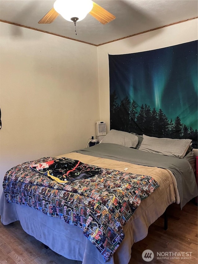 1610 M St NE, Auburn, WA 98002 - bedroom with wood finished floors and ceiling fan