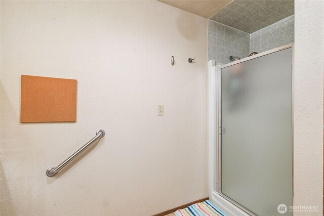 7310 N Skyview Ln Unit J-301, Tacoma, WA 98406 - full bath featuring a shower stall