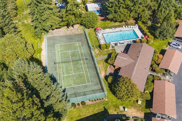 7310 N Skyview Ln Unit J-301, Tacoma, WA 98406 - bird's eye view of a pool area