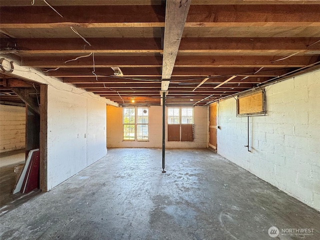 2310 S Laurel St, Port Angeles, WA 98362 - view of below grade area