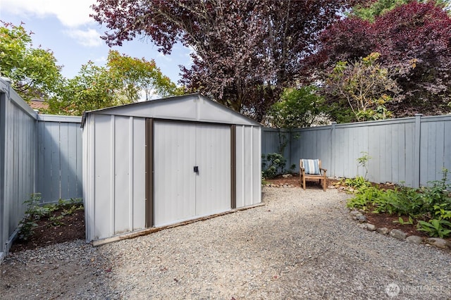 2913 27th St SE, Auburn, WA 98092 - view of shed with a fenced backyard