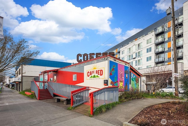 7120 44th Ave S, Seattle, WA 98118 - view of building exterior