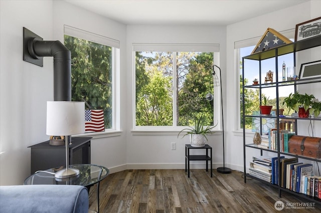 1156 Halsey Ave, Coupeville, WA 98239 - living area featuring wood finished floors and baseboards