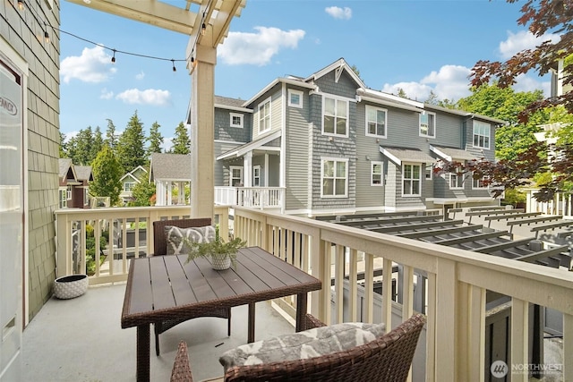 1899 NE Kenyon Ct, Issaquah, WA 98029 - balcony featuring a residential view