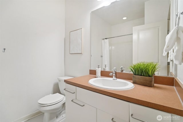1899 NE Kenyon Ct, Issaquah, WA 98029 - bathroom featuring vanity and a shower with curtain