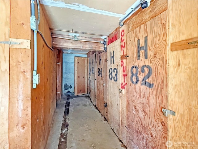 12611 NE 145th Pl Unit H85, Kirkland, WA 98034 - hallway featuring concrete floors